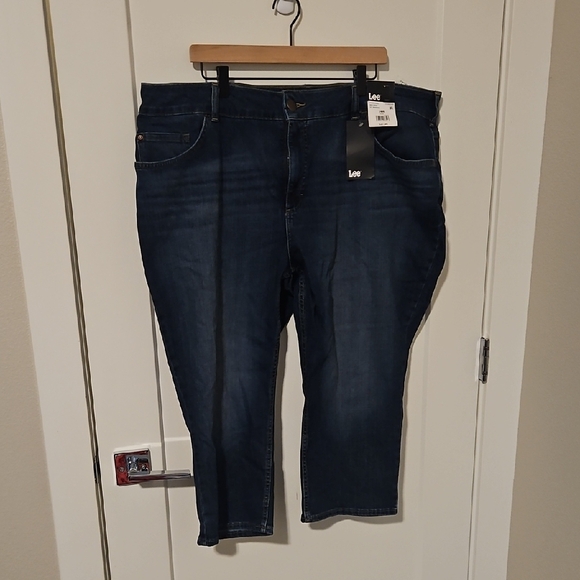 Lee Blue Ankle Cropped Jeans - Picture 1 of 7